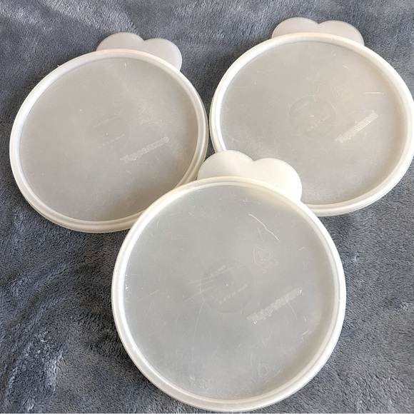Tupperware Lids - Picture 1 of 3